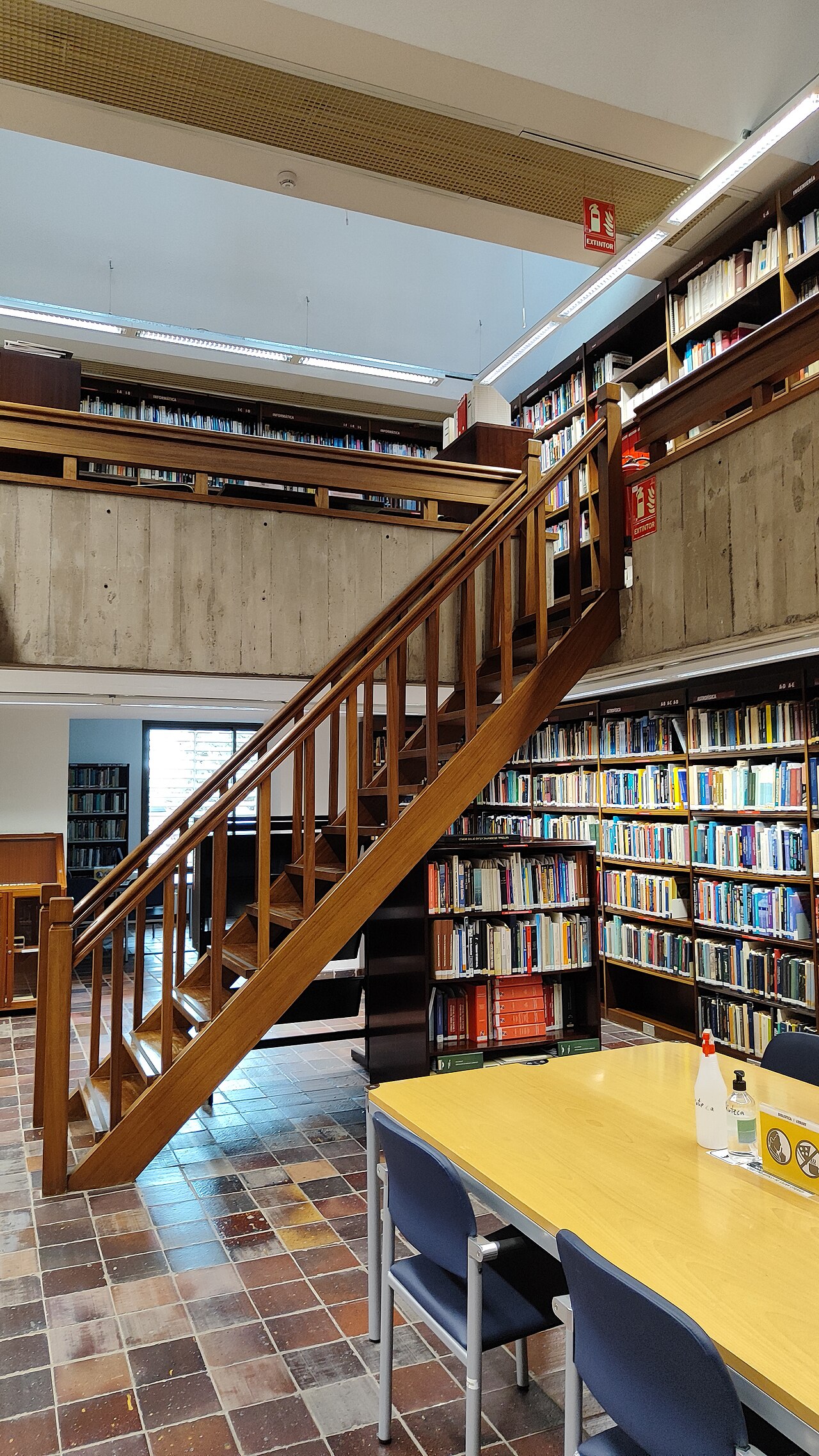 Biblioteca del Instituto de Astrofísica de Canarias